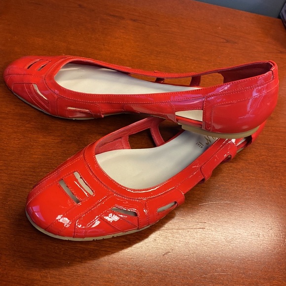 Cute, brand new red ballet flats. NWOT. - Picture 2 of 8
